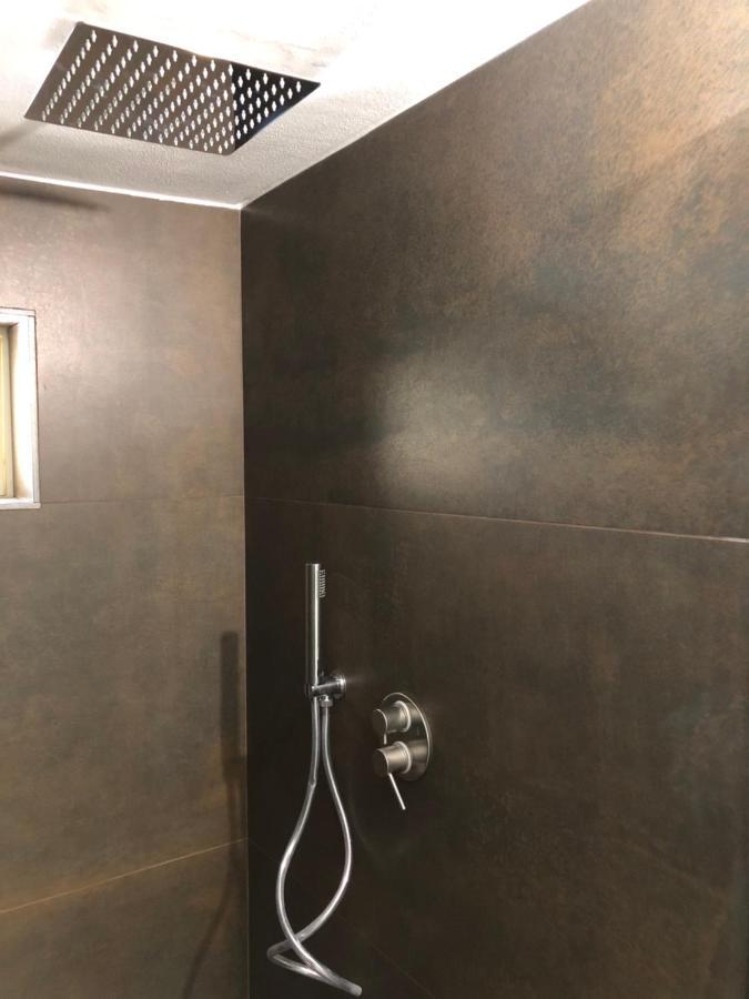 Carlo V - Con Piscina E Giardino Privati Apartman Lecce Kültér fotó