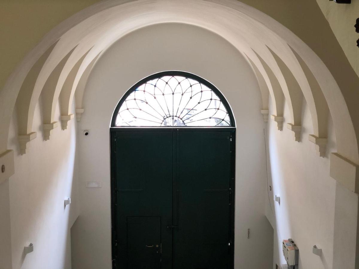 Carlo V - Con Piscina E Giardino Privati Apartman Lecce Kültér fotó