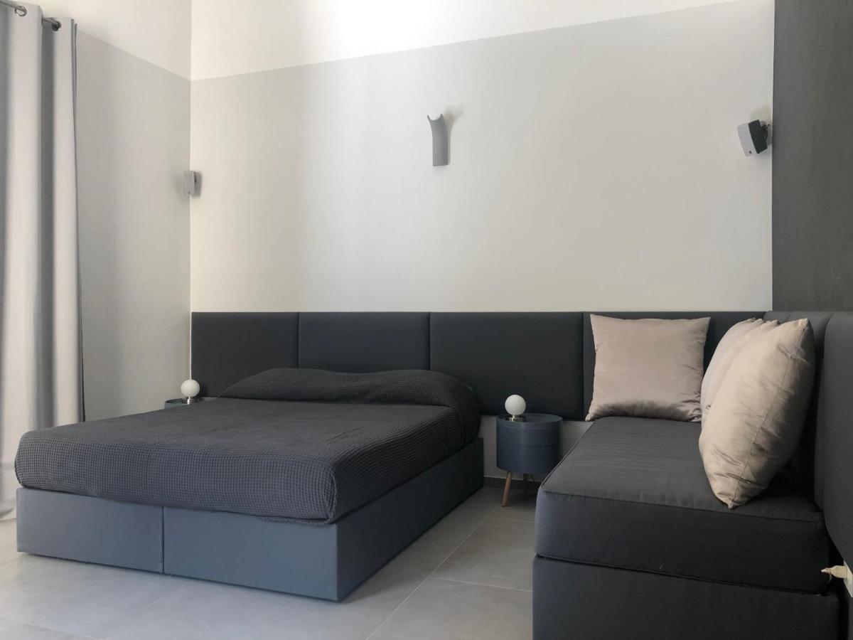 Carlo V - Con Piscina E Giardino Privati Apartman Lecce Kültér fotó