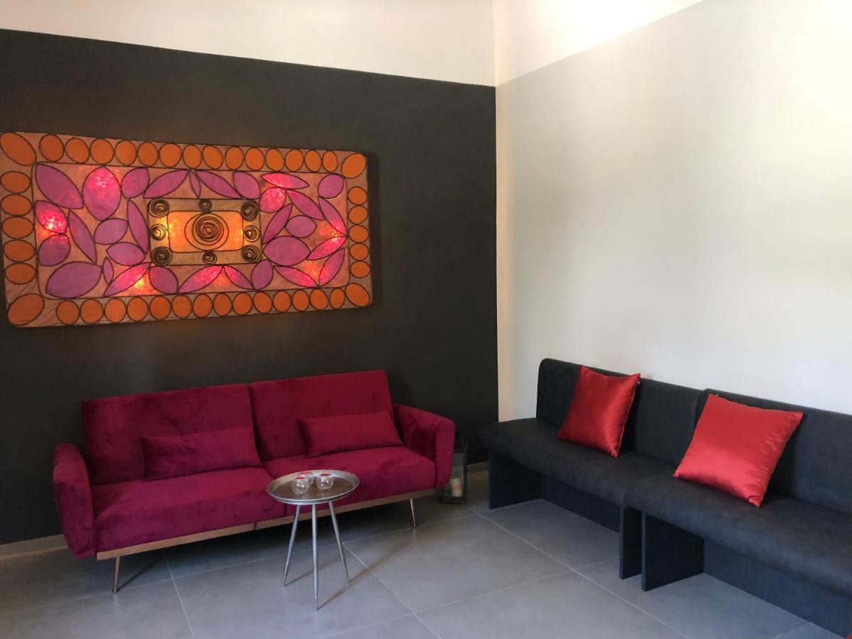Carlo V - Con Piscina E Giardino Privati Apartman Lecce Kültér fotó