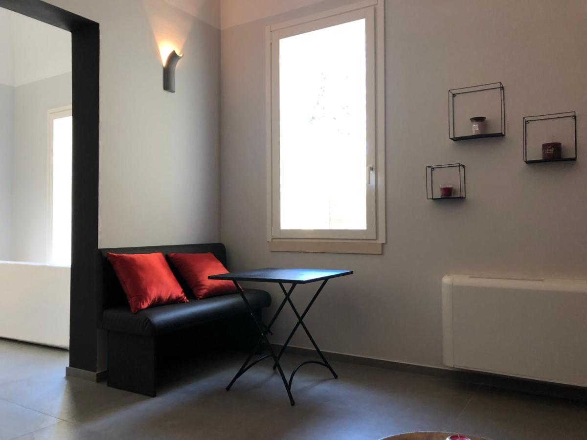 Carlo V - Con Piscina E Giardino Privati Apartman Lecce Kültér fotó
