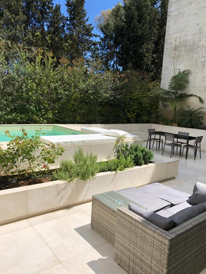 Carlo V - Con Piscina E Giardino Privati Apartman Lecce Kültér fotó